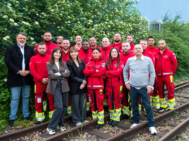 Das Team von Mobimed Patiententransport beim Betriebsstandort in Binningen